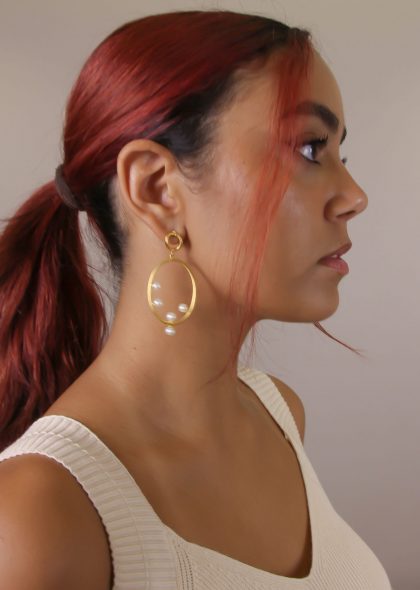 Perla Divina oval earrings