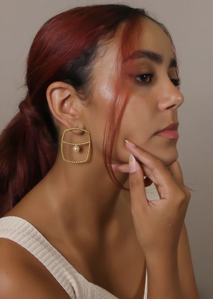 Perla Divina rectangle earrings