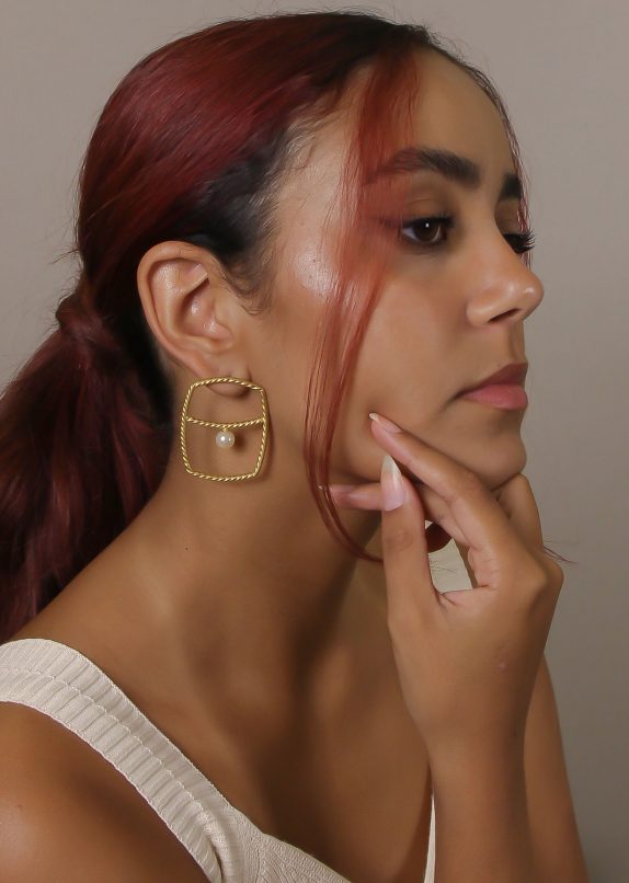 Perla Divina rectangle earrings